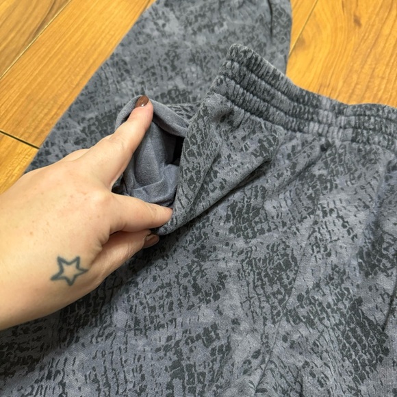 PINK VS Joggers size SMALL - Picture 3 of 5